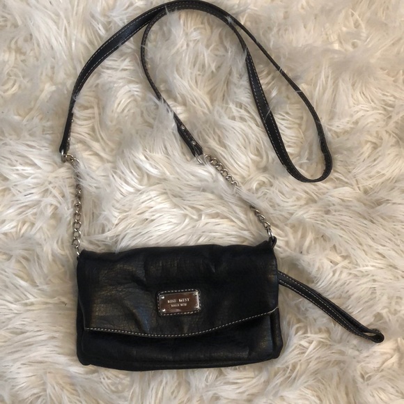 Crossbody - Picture 5 of 6